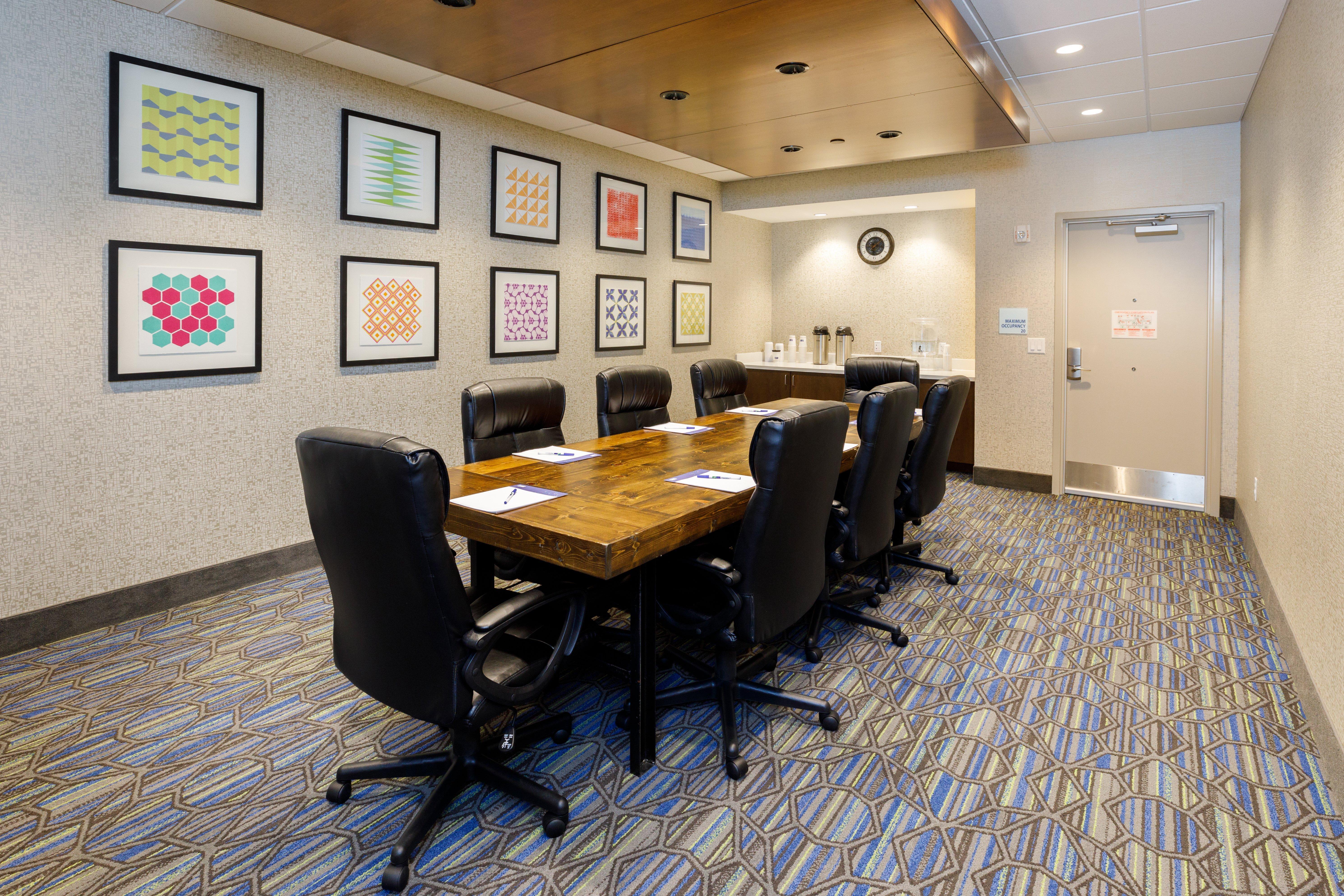 Holiday Inn Express & Suites - Sturbridge By Ihg Buitenkant foto