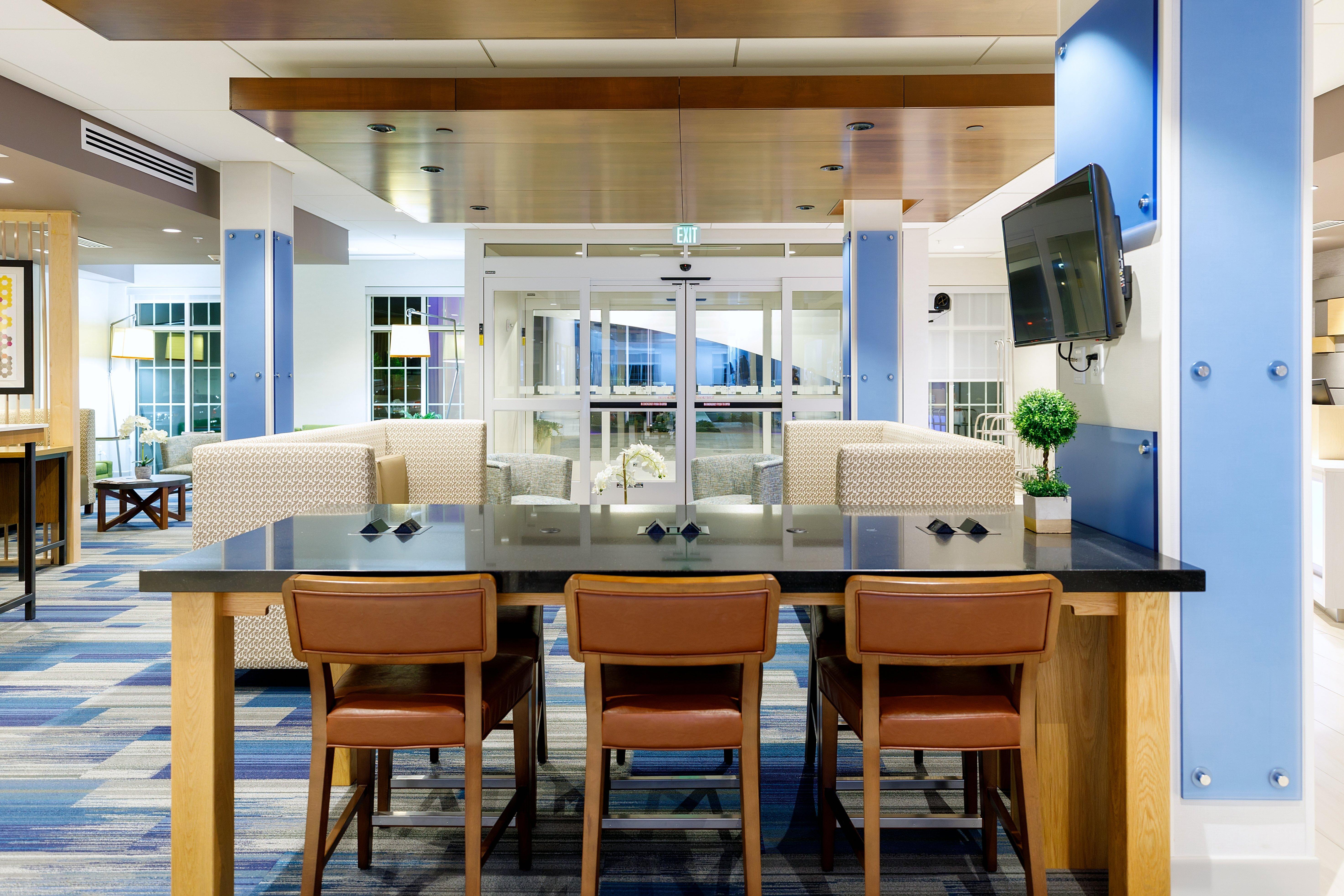 Holiday Inn Express & Suites - Sturbridge By Ihg Buitenkant foto
