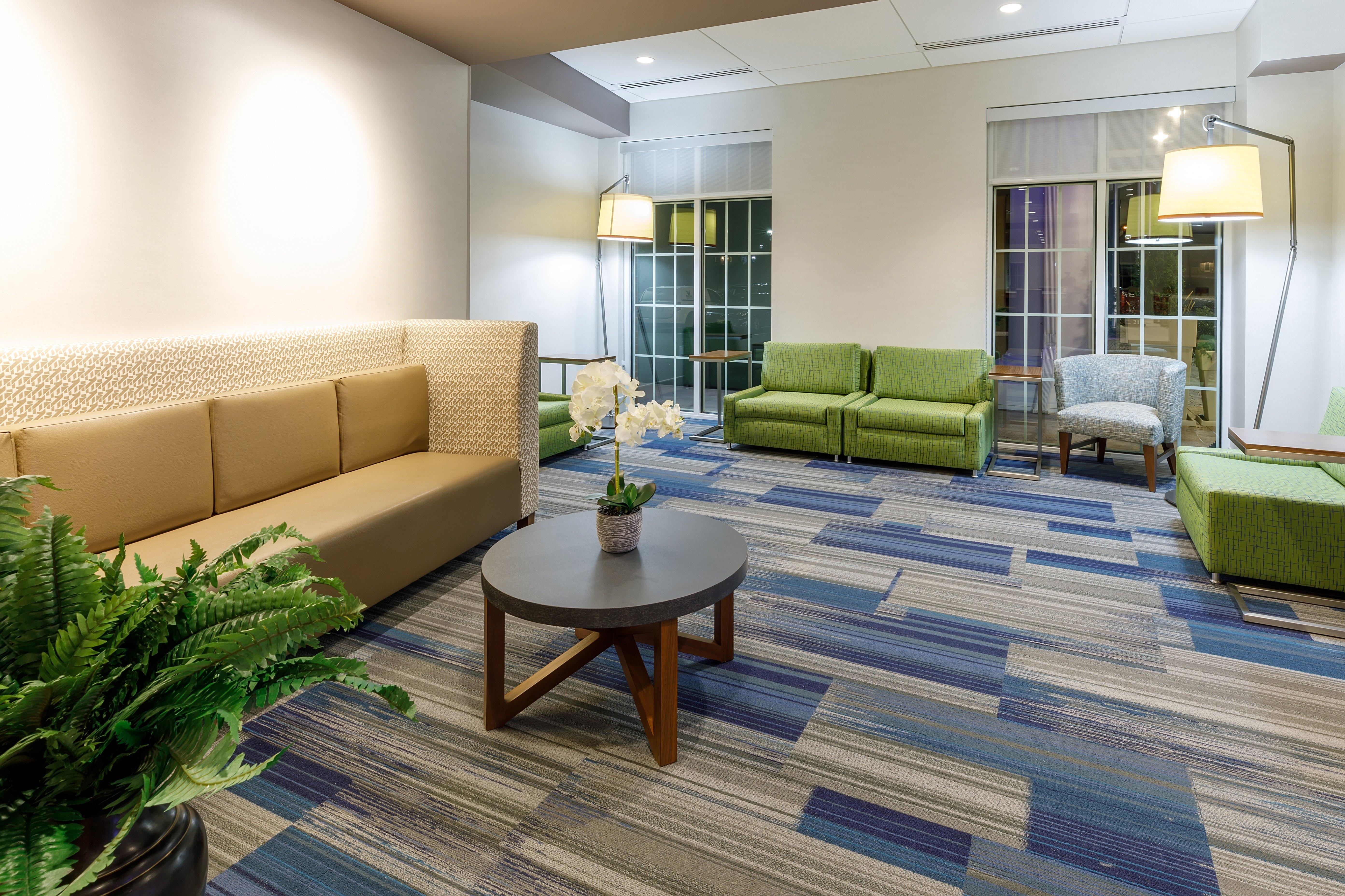 Holiday Inn Express & Suites - Sturbridge By Ihg Buitenkant foto
