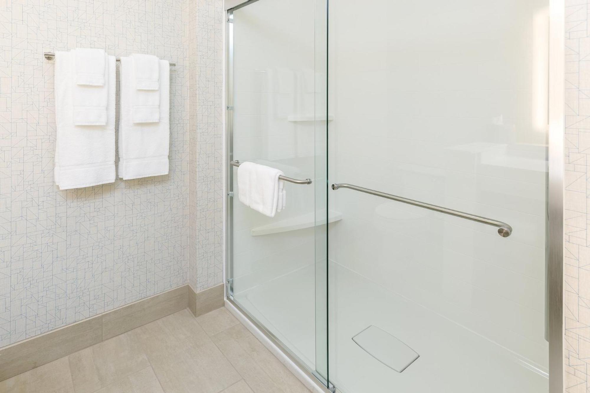 Holiday Inn Express & Suites - Sturbridge By Ihg Buitenkant foto