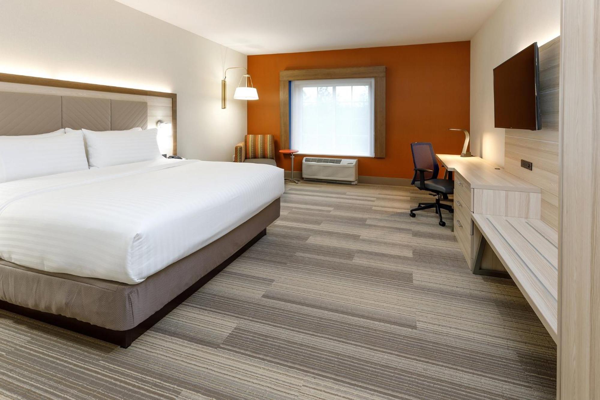 Holiday Inn Express & Suites - Sturbridge By Ihg Buitenkant foto