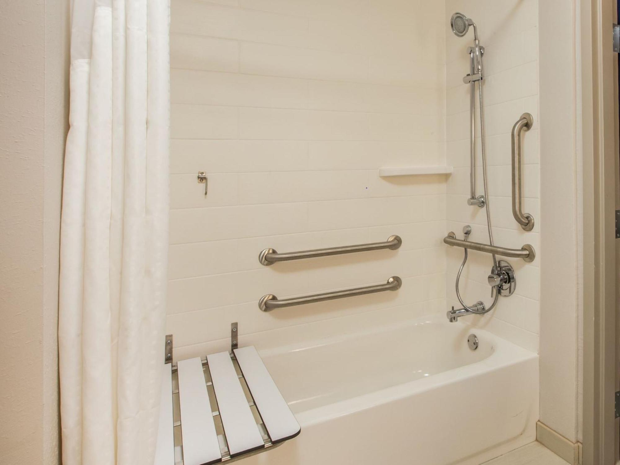 Holiday Inn Express & Suites - Sturbridge By Ihg Buitenkant foto