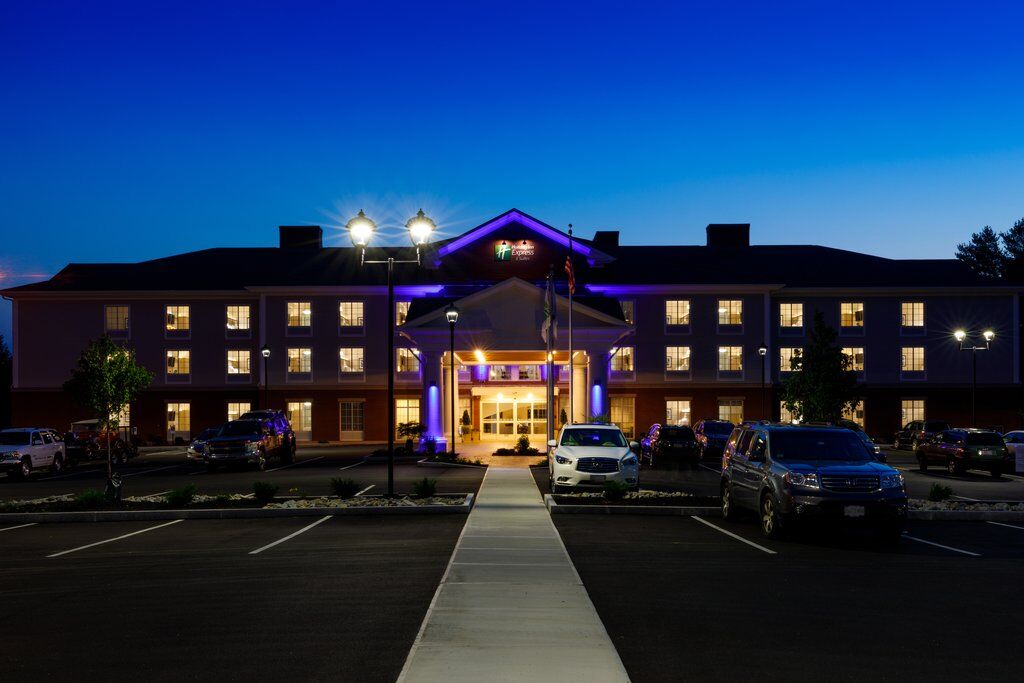 Holiday Inn Express & Suites - Sturbridge By Ihg Buitenkant foto